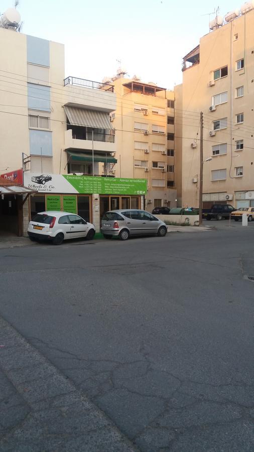 1 Bedroom Apartment Larnaca Exterior photo
